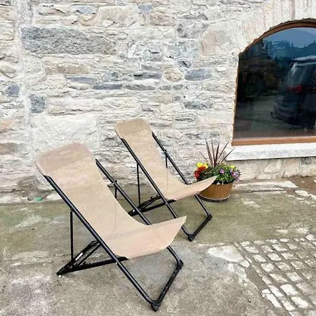 Hotel Tom Rocky's Farmyard Templemore