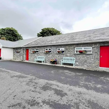 Tom Rocky's Farmyard 3* Templemore