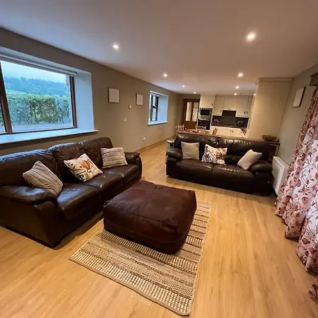 Tom Rocky's Farmyard 호텔 템플모어