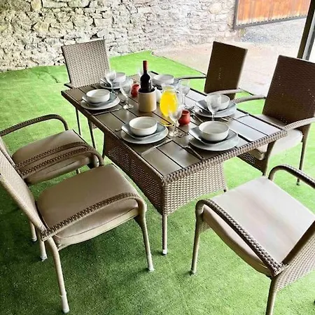 Tom Rocky's Farmyard 호텔 템플모어