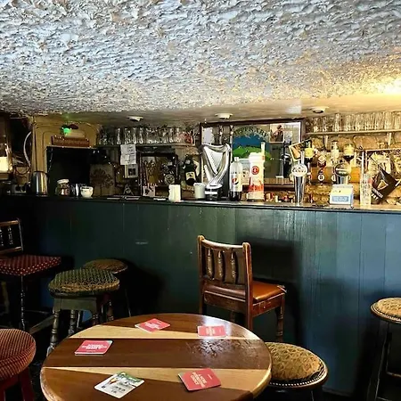 Hotel Tom Rocky's Farmyard Templemore